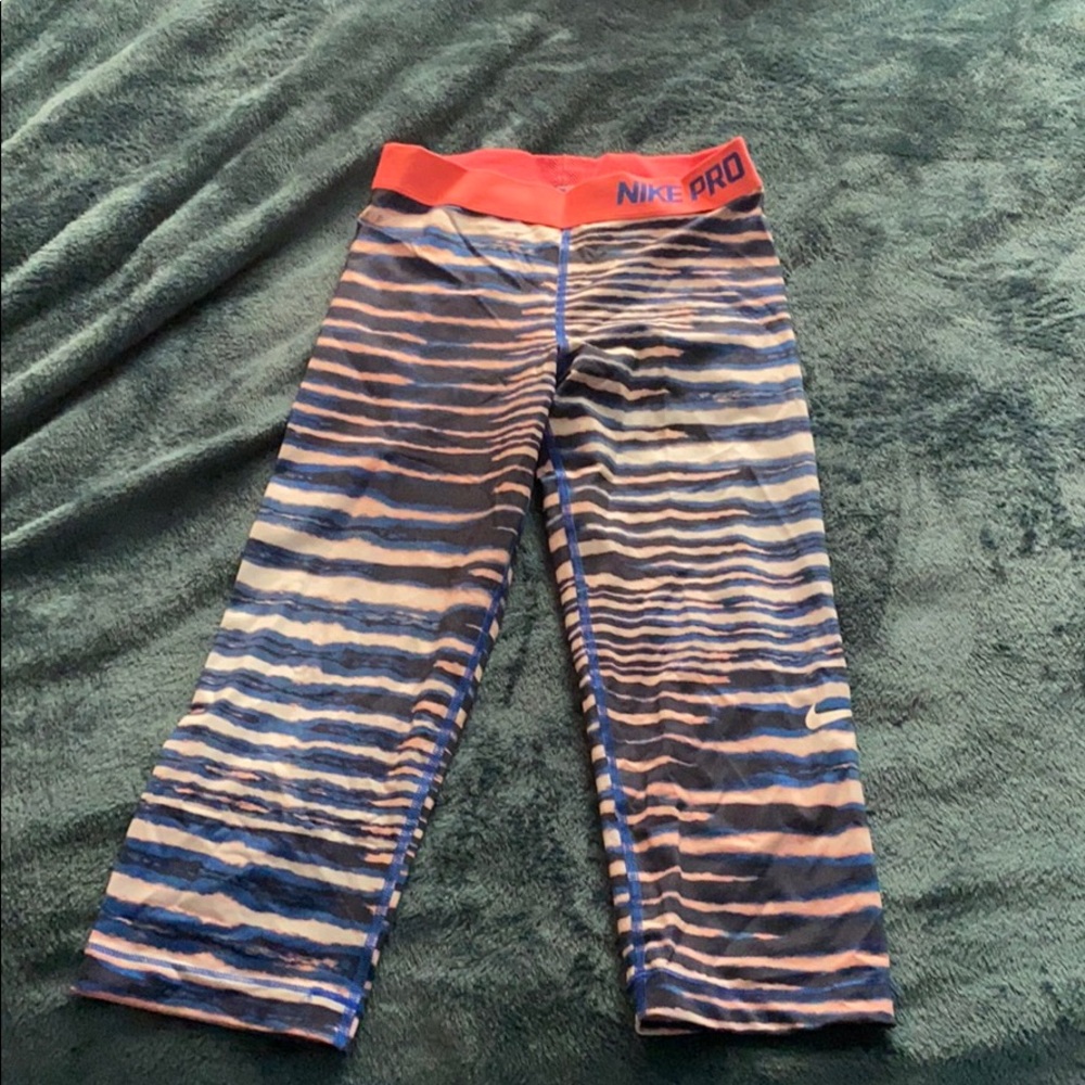 Nike pro capris